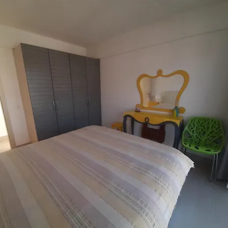 Two Storey With Sea View In A With Pool 度假居 *